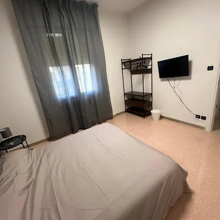 Гостевой дом Manaroomsmarconi 3*