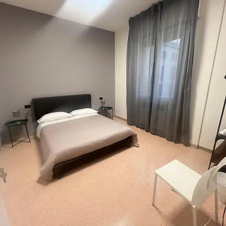 Manaroomsmarconi Болонья